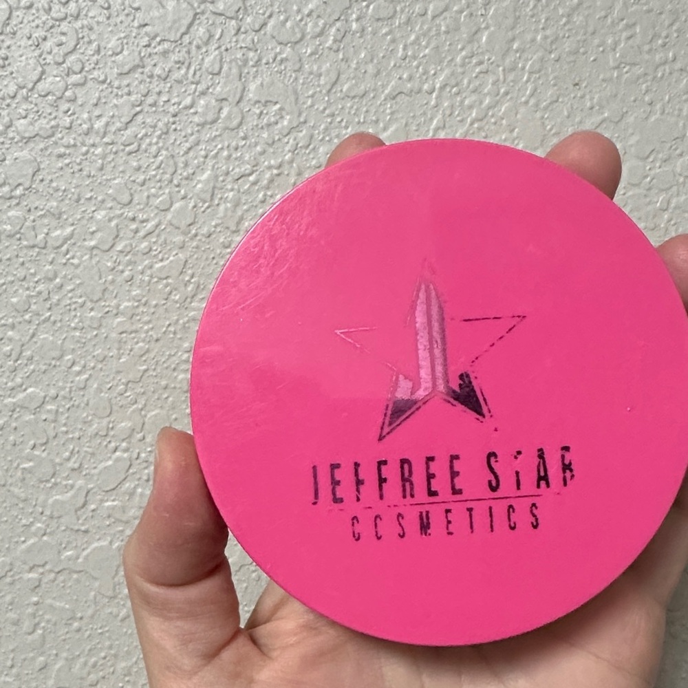 Jeffree Star Bold Pink Blush Compact skin frost peach goddess